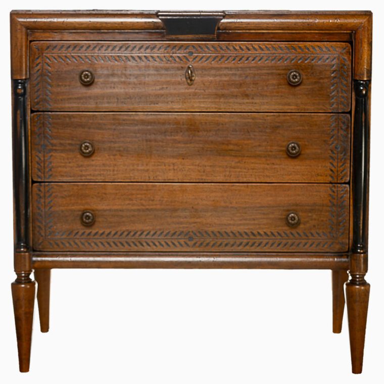 Laurel Leaf Motif Chest