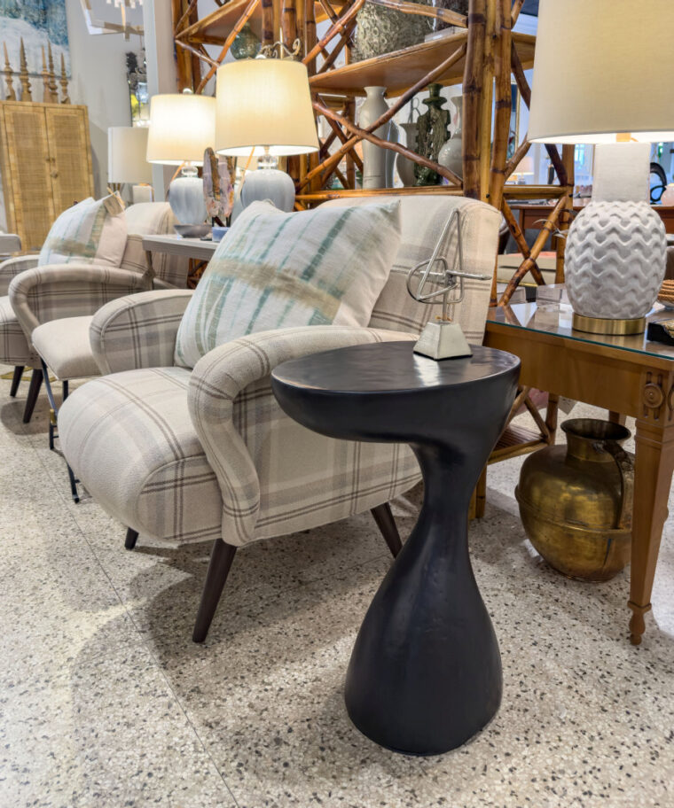Pato Side Table - Image 5