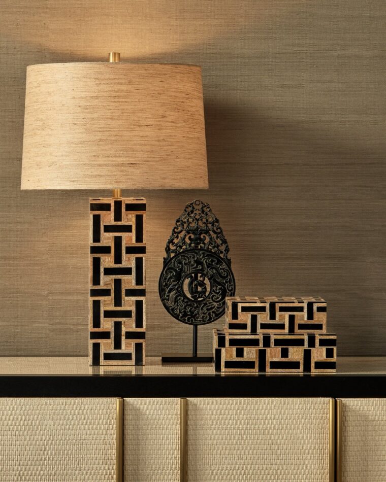 Basketweave Patterned Table Lamp - Image 9