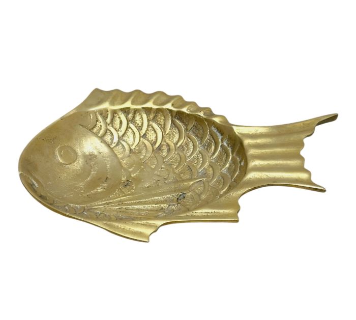 Close-up of vintage brass fish dish, intricate details, shiny finish, eye-catching design.