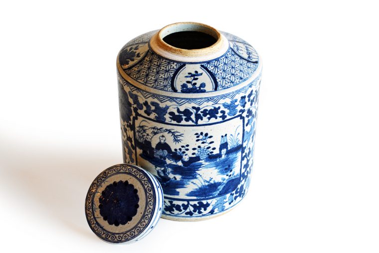 Blue and White Porcelain Tea Jar - Image 4