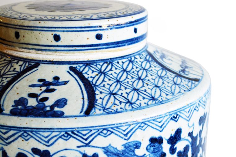 Blue and White Porcelain Tea Jar - Image 5